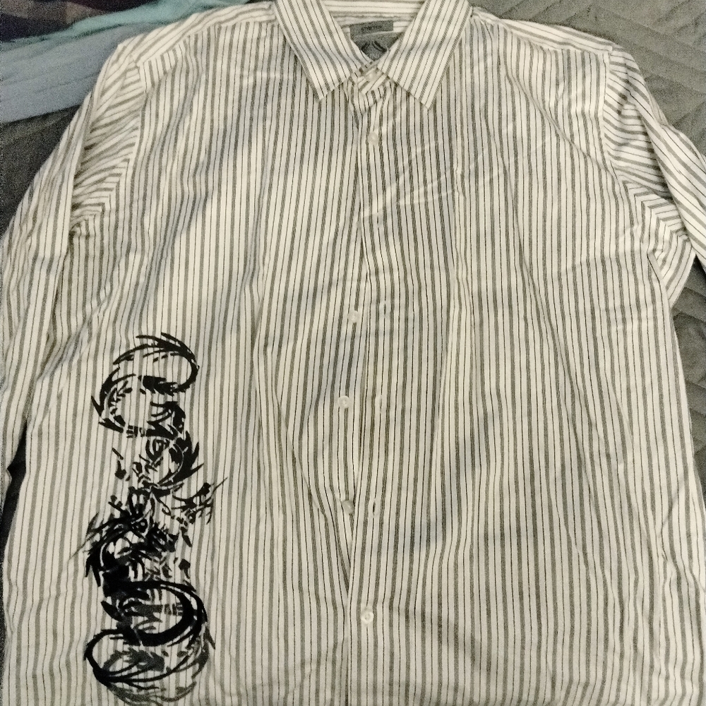 Bruno New York XL white w/black stripes & black embroidered designs
